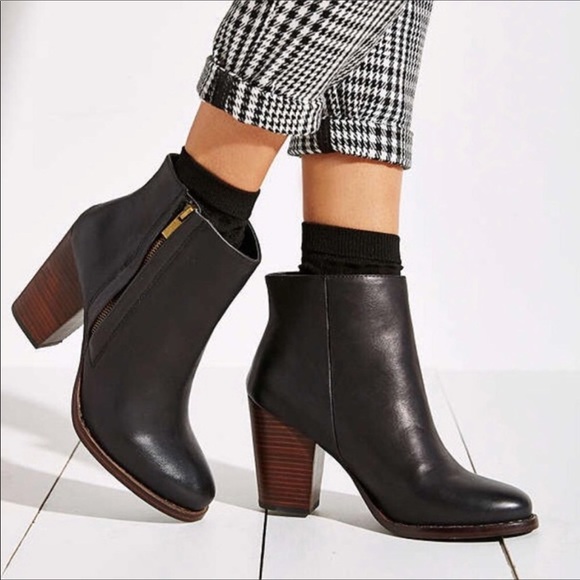 SILENCE & NOISE Urban Outfitters boots - Picture 2 of 8